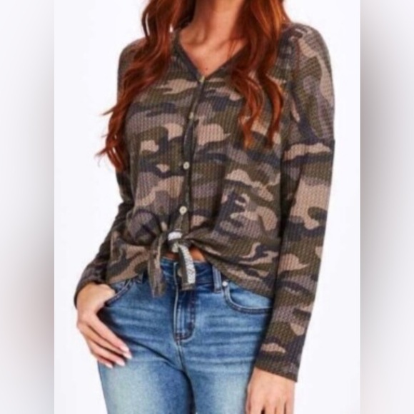 NEW w/Tags Altar'd State Dreamin' in Thermal Green Brown Camo Button-Down Shirt - Picture 1 of 8